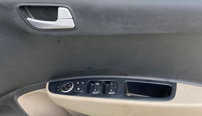 2017 Hyundai Grand i10 SPORTZ (O) AT 1.2 KAPPA VTVT, Petrol, Automatic, 66,322 km, Driver Side Door Panels Control