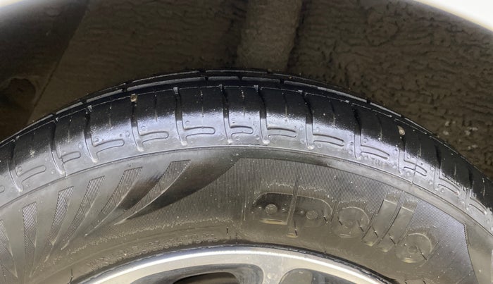 2017 Hyundai Grand i10 SPORTZ (O) AT 1.2 KAPPA VTVT, Petrol, Automatic, 66,322 km, Right Rear Tyre Tread