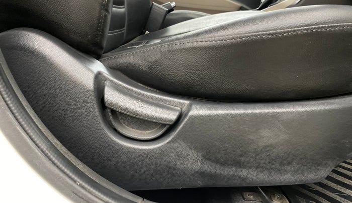 2017 Hyundai Grand i10 SPORTZ (O) AT 1.2 KAPPA VTVT, Petrol, Automatic, 66,322 km, Driver Side Adjustment Panel