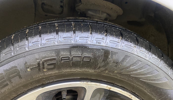 2017 Hyundai Grand i10 SPORTZ (O) AT 1.2 KAPPA VTVT, Petrol, Automatic, 66,322 km, Left Front Tyre Tread