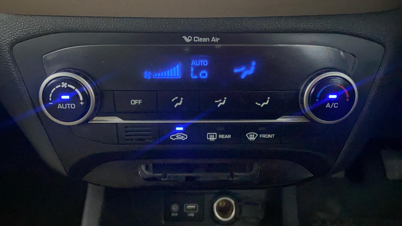 2017 Hyundai Elite i20 ASTA 1.2 (O), Petrol, Manual, 26,729 km, Automatic Climate Control