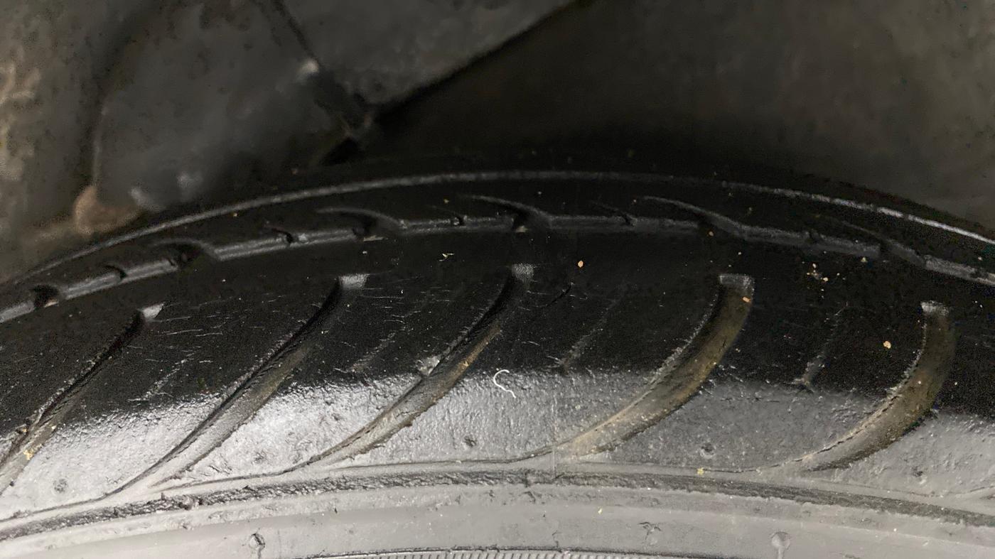 2012 Hyundai i10 SPORTZ 1.2, Petrol, Manual, 40,556 km, Left Rear Tyre Tread