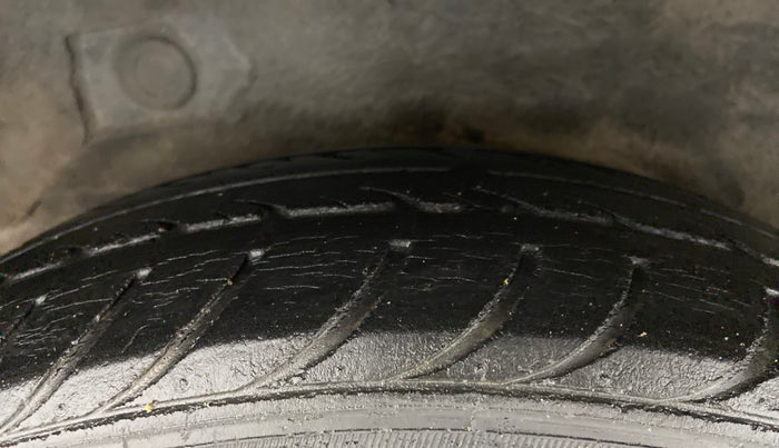 2012 Hyundai i10 SPORTZ 1.2, Petrol, Manual, 40,556 km, Right Rear Tyre Tread