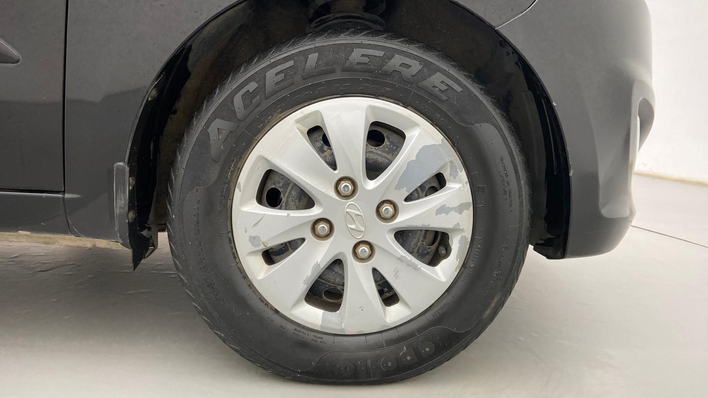 2012 Hyundai i10 SPORTZ 1.2, Petrol, Manual, 40,556 km, Right Front Wheel