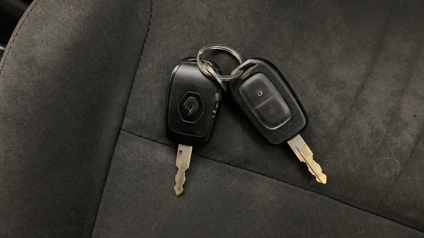 2017 Renault Kwid RXT 1.0, Petrol, Manual, 54,039 km, Key Close Up