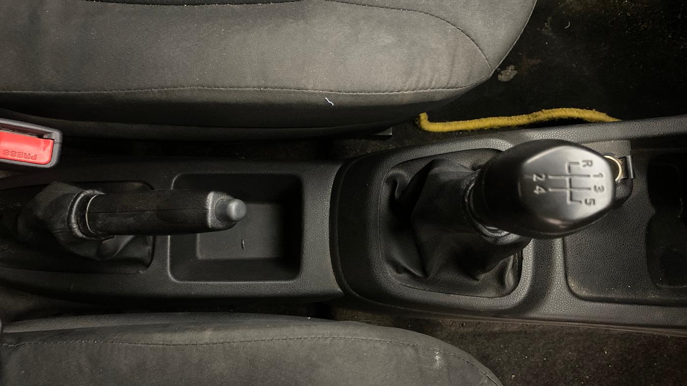 2017 Renault Kwid RXT 1.0, Petrol, Manual, 54,039 km, Gear Lever