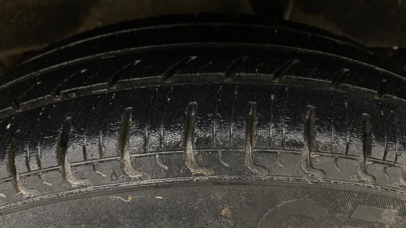 2017 Renault Kwid RXT 1.0, Petrol, Manual, 54,039 km, Left Rear Tyre Tread