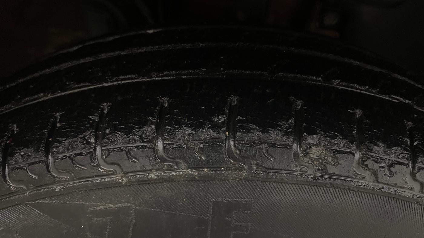 2017 Renault Kwid RXT 1.0, Petrol, Manual, 54,039 km, Right Front Tyre Tread