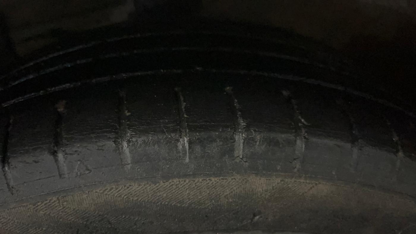 2019 Maruti Ciaz ALPHA 1.5 SHVS PETROL, Petrol, Manual, 57,453 km, Left Front Tyre Tread