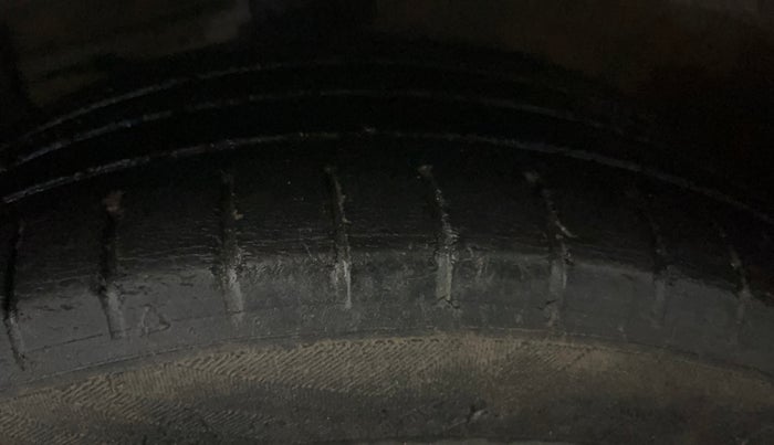 2019 Maruti Ciaz ALPHA 1.5 SHVS PETROL, Petrol, Manual, 57,453 km, Left Front Tyre Tread