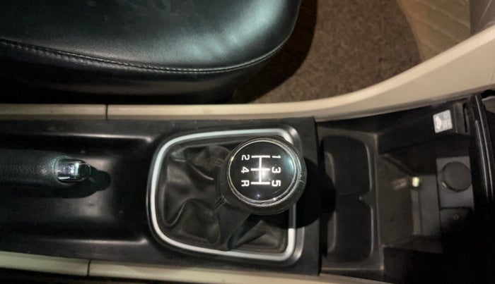 2019 Maruti Ciaz ALPHA 1.5 SHVS PETROL, Petrol, Manual, 57,453 km, Gear Lever