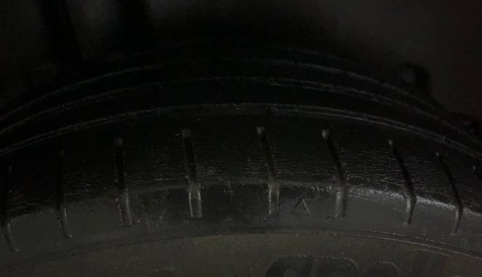 2019 Maruti Ciaz ALPHA 1.5 SHVS PETROL, Petrol, Manual, 57,453 km, Right Rear Tyre Tread