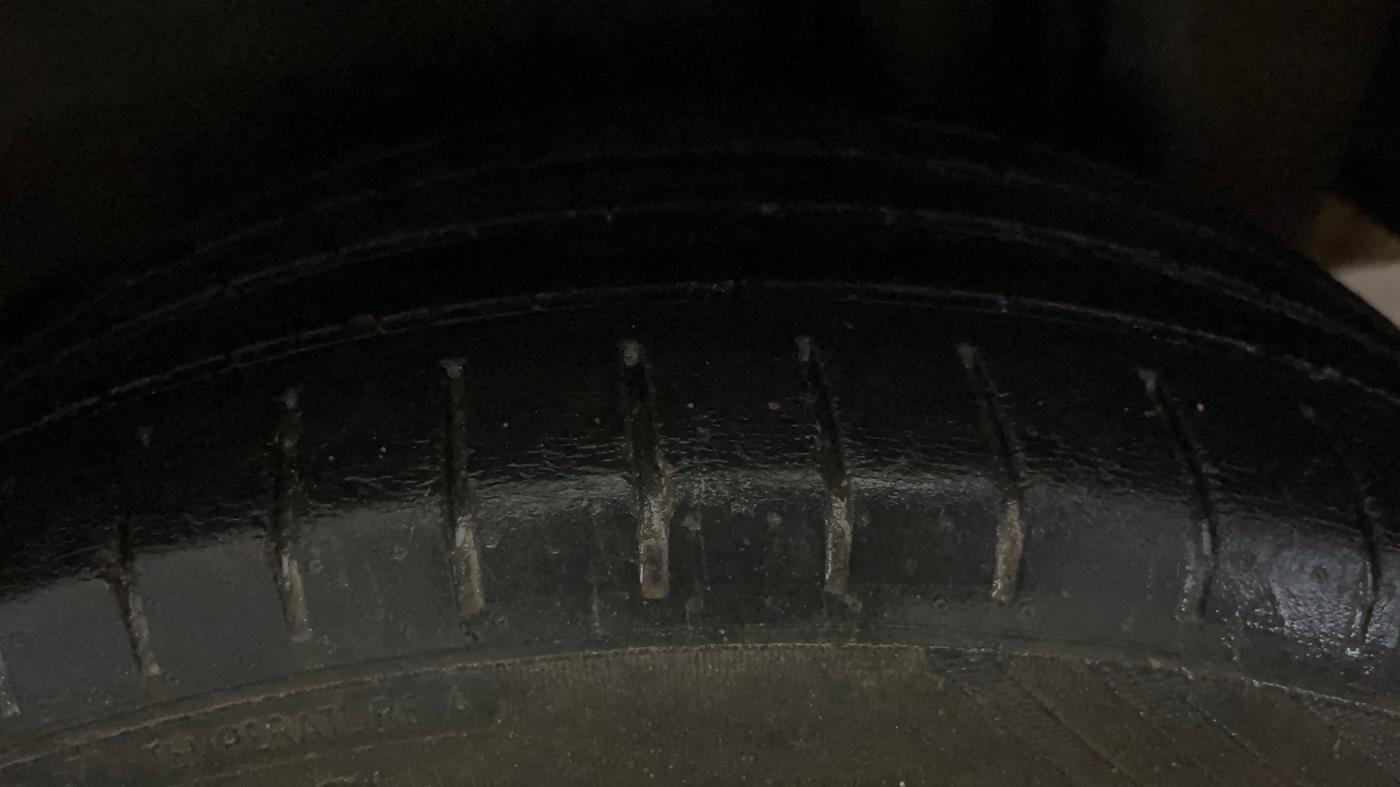 2019 Maruti Ciaz ALPHA 1.5 SHVS PETROL, Petrol, Manual, 57,453 km, Left Rear Tyre Tread