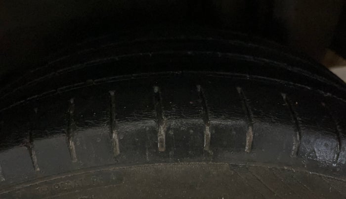 2019 Maruti Ciaz ALPHA 1.5 SHVS PETROL, Petrol, Manual, 57,453 km, Left Rear Tyre Tread