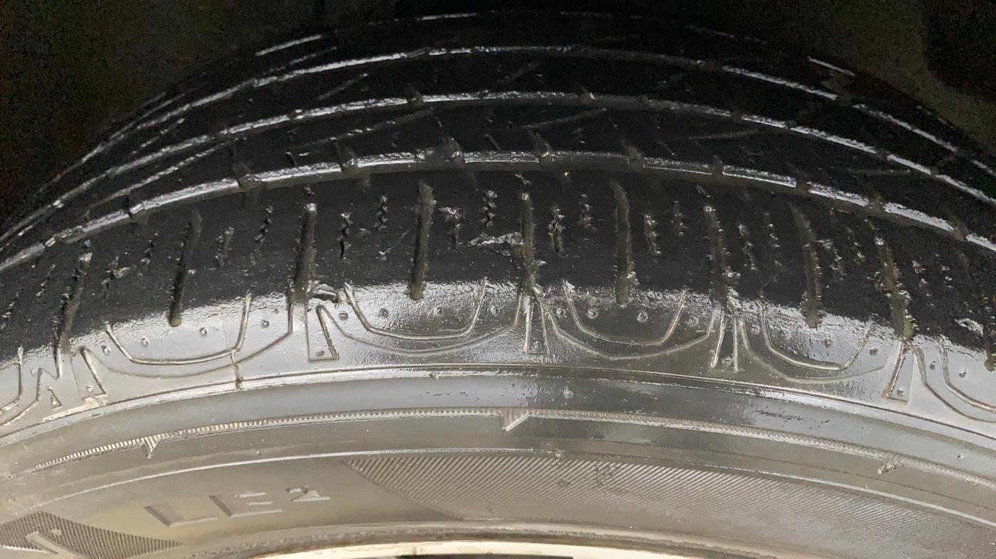 2017 Jeep Compass LIMITED 1.4 PETROL AT, Petrol, Automatic, 79,012 km, Right Front Tyre Tread