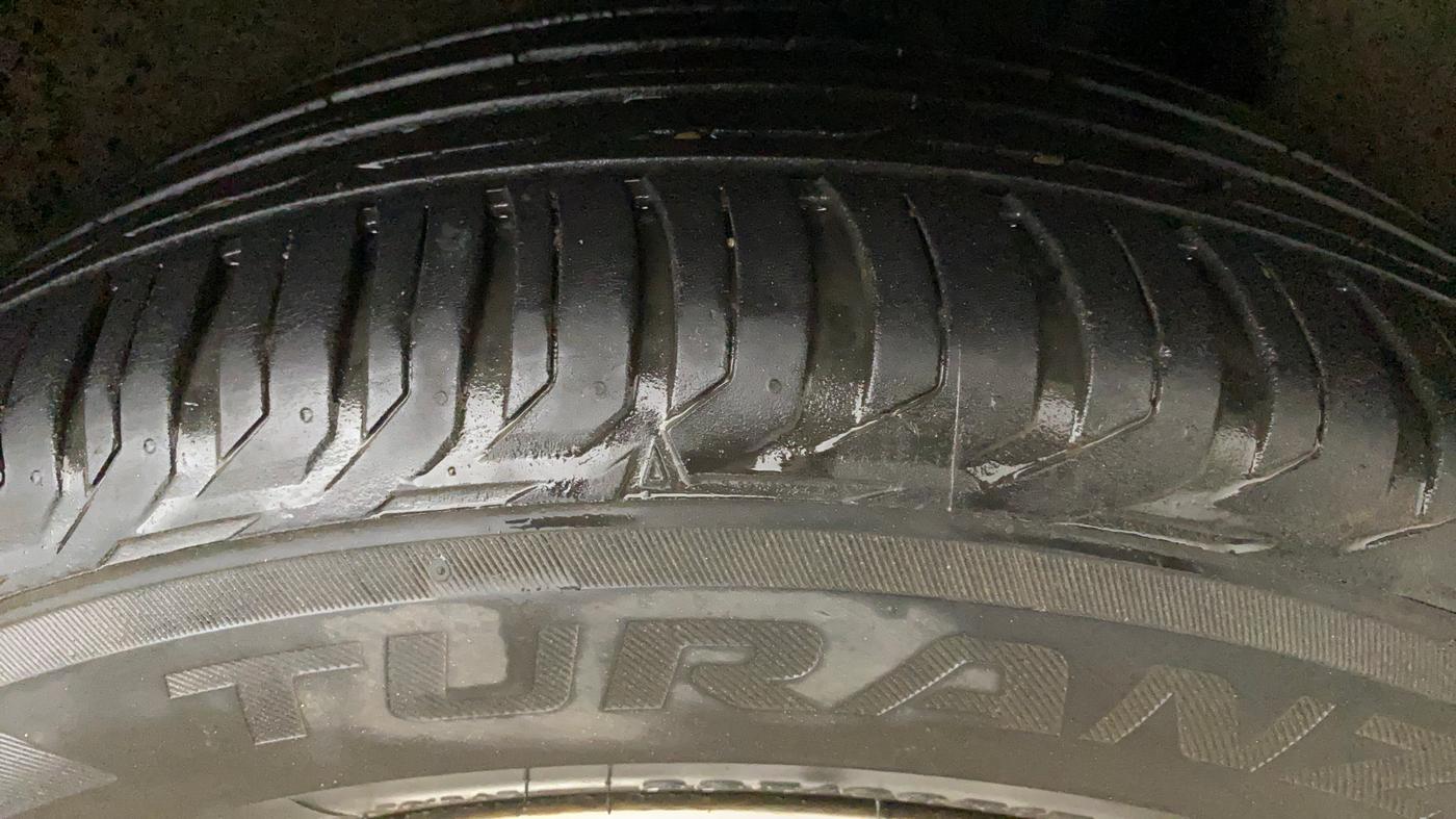 2017 Jeep Compass LIMITED 1.4 PETROL AT, Petrol, Automatic, 79,012 km, Left Rear Tyre Tread