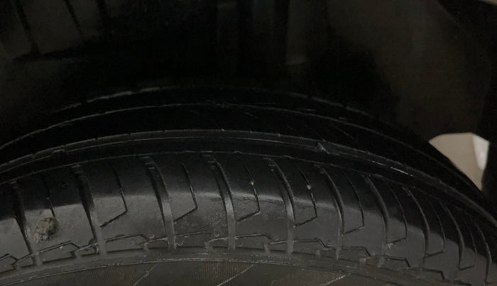 2022 Maruti Dzire VXI, Petrol, Manual, 24,655 km, Left Rear Tyre Tread