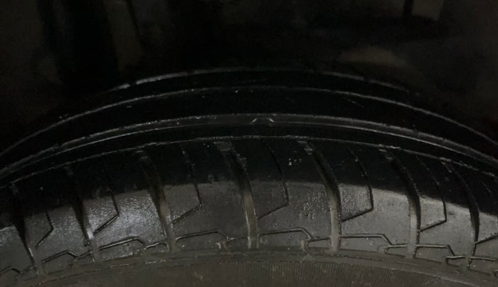 2022 Maruti Dzire VXI, Petrol, Manual, 24,655 km, Right Rear Tyre Tread