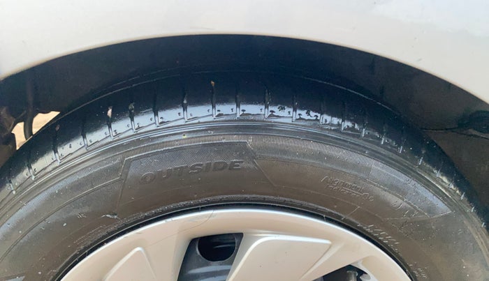 2019 Hyundai NEW SANTRO SPORTZ AMT, CNG, Automatic, 52,356 km, Right Rear Tyre Tread