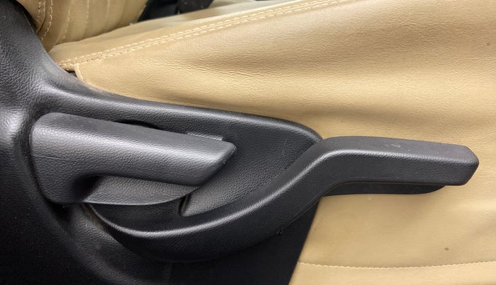 2018 Honda Brio 1.2 VX MT I VTEC, Petrol, Manual, 31,395 km, Driver Side Adjustment Panel