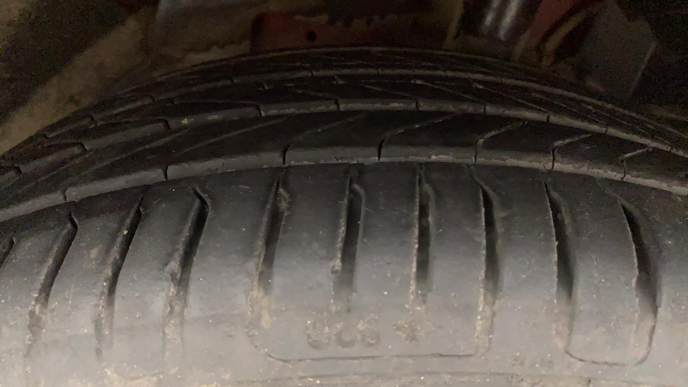 2018 Ford Ecosport TITANIUM + 1.5L DIESEL, Diesel, Manual, 92,779 km, Left Front Tyre Tread