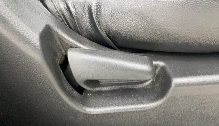 2016 Maruti Wagon R 1.0 VXI AMT, Petrol, Automatic, 76,914 km, Driver Side Adjustment Panel