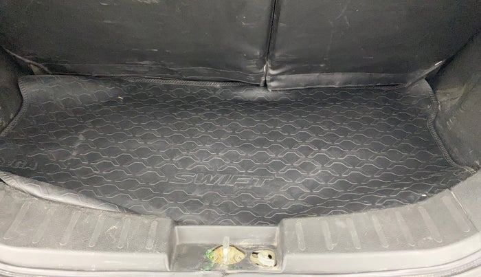 2016 Maruti Wagon R 1.0 VXI AMT, Petrol, Automatic, 76,914 km, Boot Inside