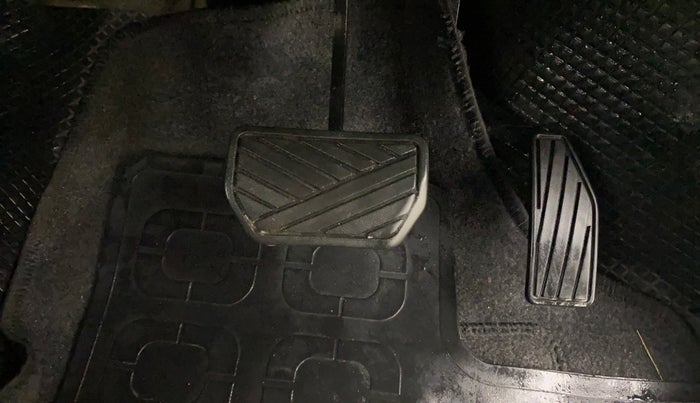 2016 Maruti Wagon R 1.0 VXI AMT, Petrol, Automatic, 76,914 km, Pedals