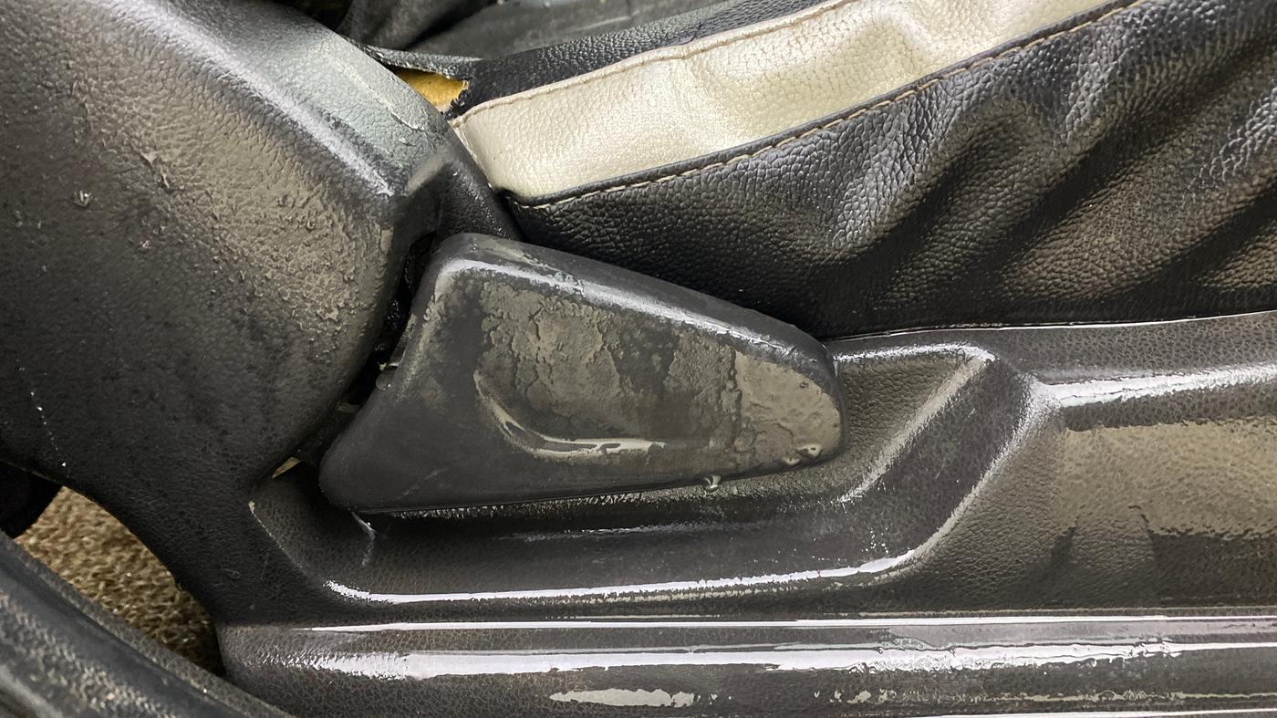 2017 Renault Kwid RXT 1.0, Petrol, Manual, 87,566 km, Driver Side Adjustment Panel