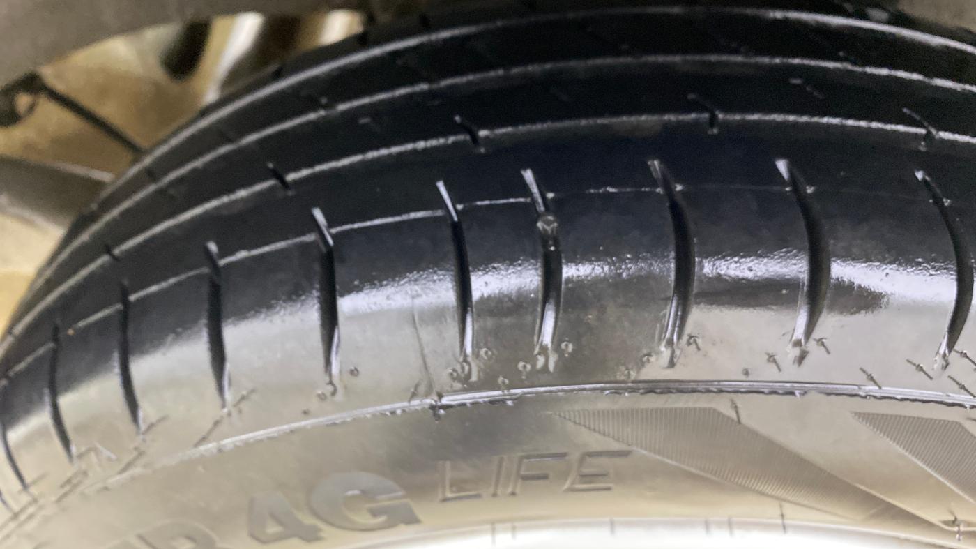 2017 Renault Kwid RXT 1.0, Petrol, Manual, 87,566 km, Left Rear Tyre Tread