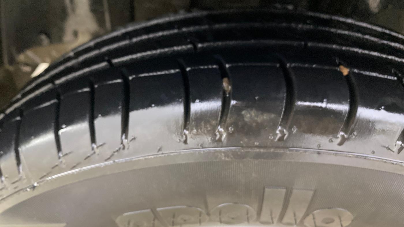 2017 Renault Kwid RXT 1.0, Petrol, Manual, 87,566 km, Left Front Tyre Tread