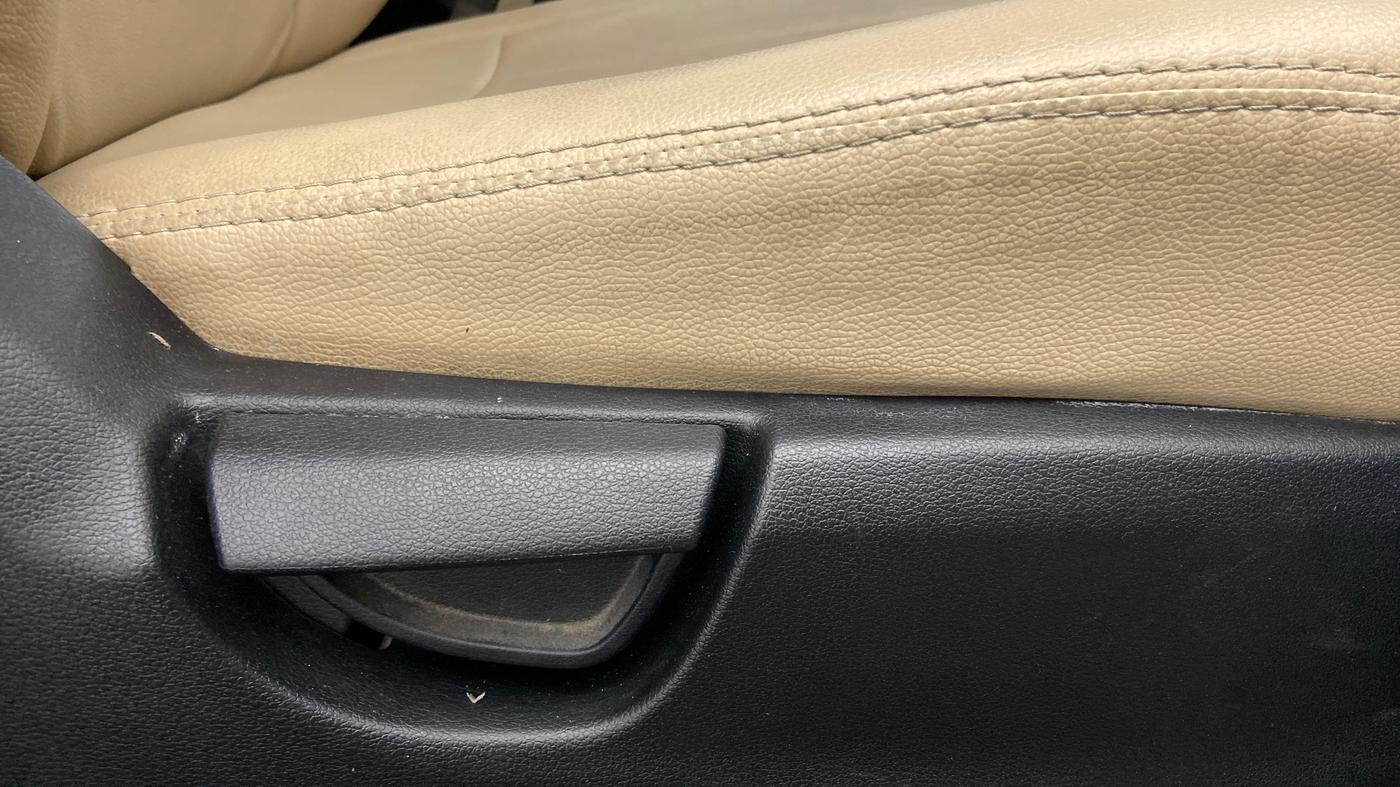 2019 Hyundai NEW SANTRO SPORTZ MT, Petrol, Manual, 19,348 km, Driver Side Adjustment Panel
