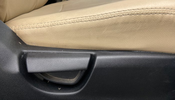 2019 Hyundai NEW SANTRO SPORTZ MT, Petrol, Manual, 19,348 km, Driver Side Adjustment Panel