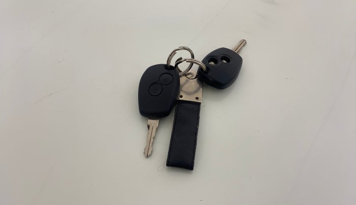 2015 Nissan Terrano XL (P), Petrol, Manual, 30,851 km, Key Close Up