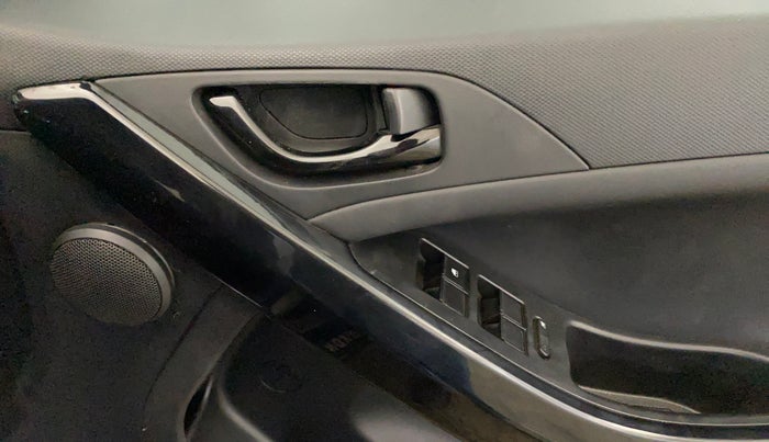 2022 Tata NEXON XZ PLUS (HS) PETROL DARK EDITION, Petrol, Manual, 25,066 km, Driver Side Door Panels Control