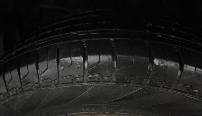 2016 Honda Jazz 1.2L I-VTEC V, Petrol, Manual, 1,14,972 km, Left Front Tyre Tread