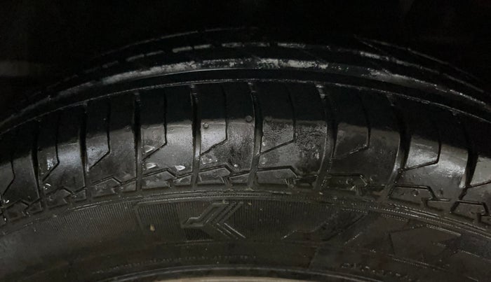 2016 Honda Jazz 1.2L I-VTEC V, Petrol, Manual, 1,14,972 km, Right Front Tyre Tread