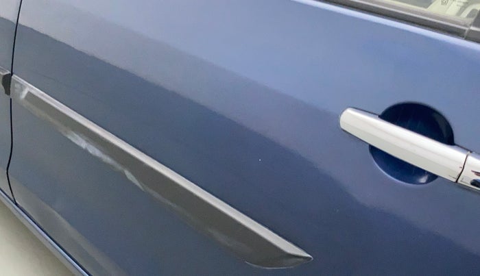 2016 Maruti Ertiga VXI CNG, CNG, Manual, 1,06,751 km, Rear left door - Minor scratches