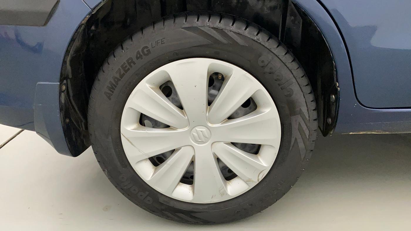 2016 Maruti Ertiga VXI CNG, CNG, Manual, 1,06,751 km, Right Rear Wheel