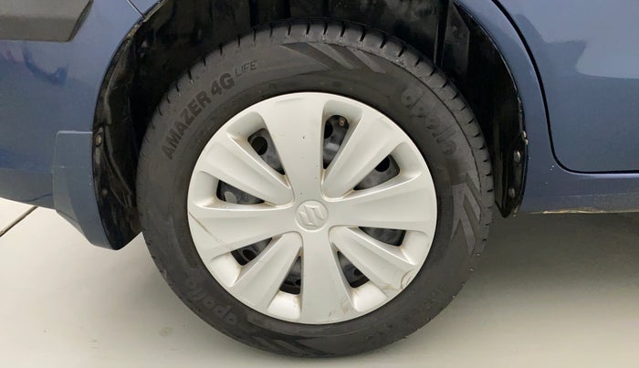 2016 Maruti Ertiga VXI CNG, CNG, Manual, 1,06,751 km, Right Rear Wheel