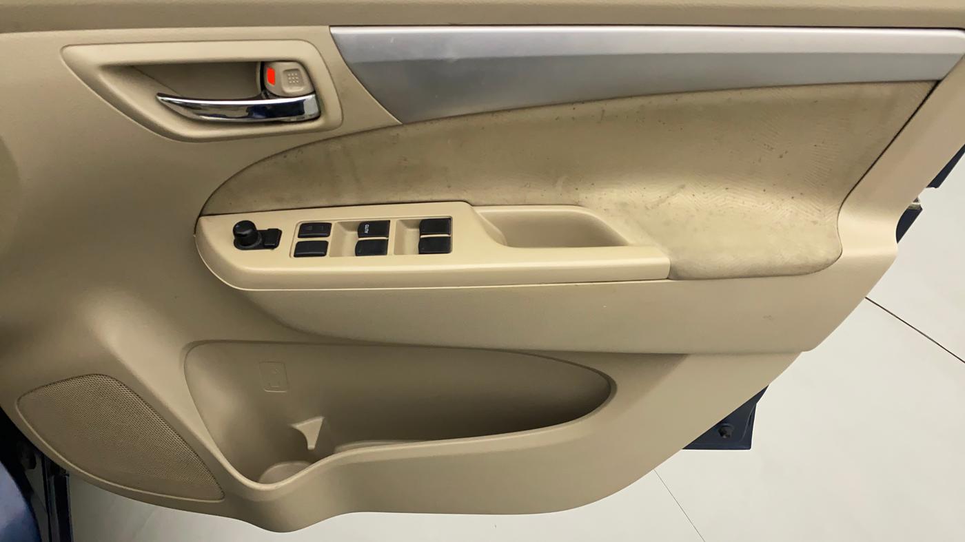 2016 Maruti Ertiga VXI CNG, CNG, Manual, 1,06,751 km, Driver Side Door Panels Control