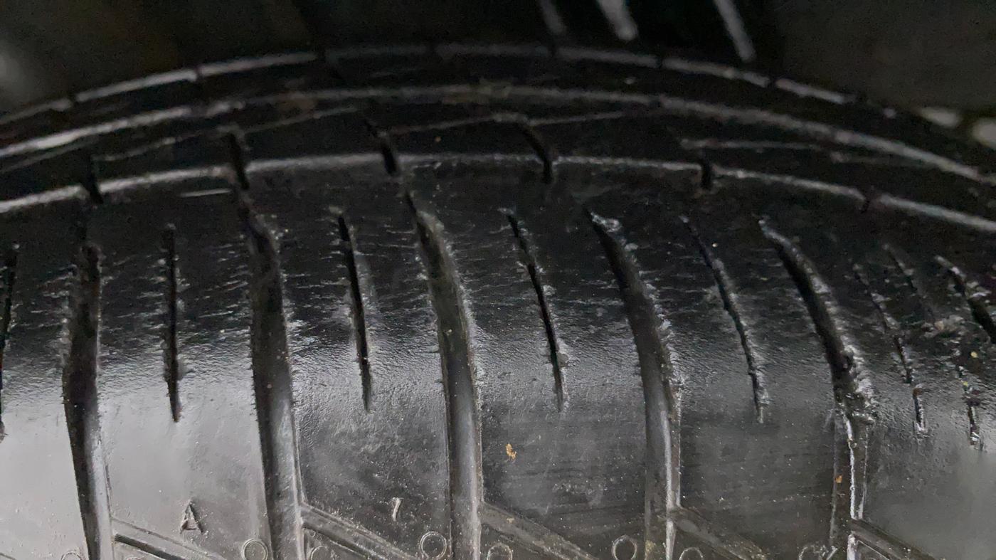 2019 Renault TRIBER RXZ, Petrol, Manual, 11,912 km, Right Rear Tyre Tread