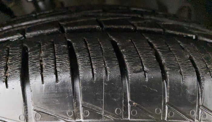 2019 Renault TRIBER RXZ, Petrol, Manual, 11,912 km, Right Front Tyre Tread