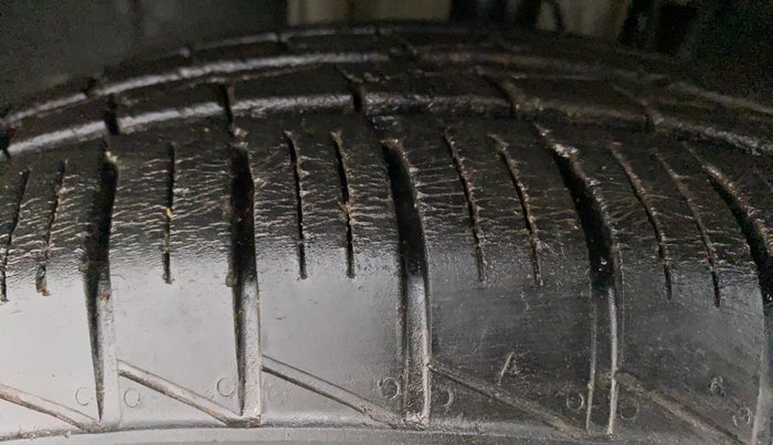 2019 Renault TRIBER RXZ, Petrol, Manual, 11,912 km, Left Front Tyre Tread