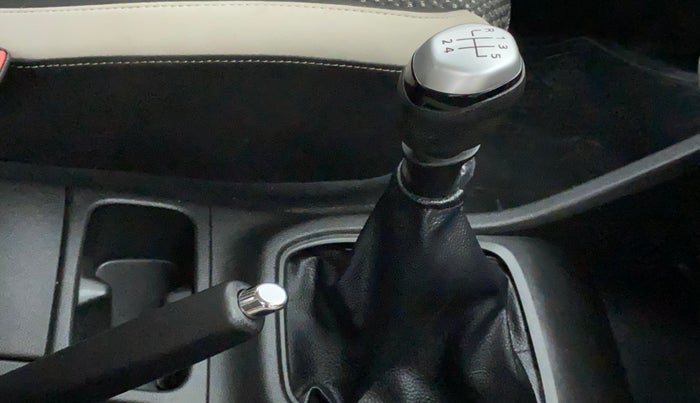 2019 Renault TRIBER RXZ, Petrol, Manual, 11,912 km, Gear Lever