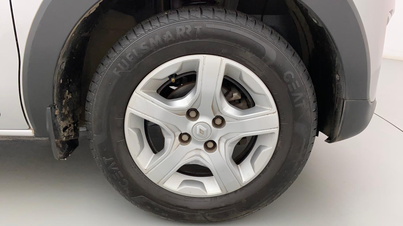 2019 Renault TRIBER RXZ, Petrol, Manual, 11,912 km, Right Front Wheel