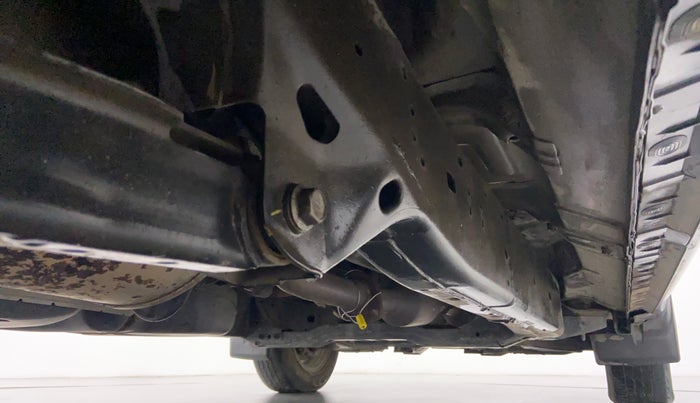 2017 Toyota Innova Crysta 2.7 GX 7 STR MT, Petrol, Manual, 43,867 km, Right Side Underbody