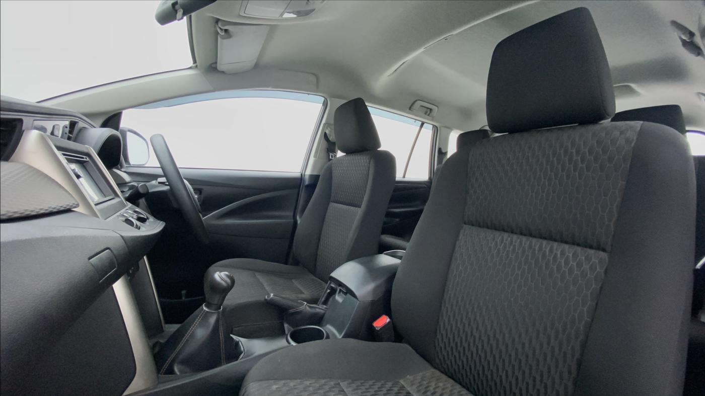 2017 Toyota Innova Crysta 2.7 GX 7 STR MT, Petrol, Manual, 43,867 km, Right Side Front Door Cabin