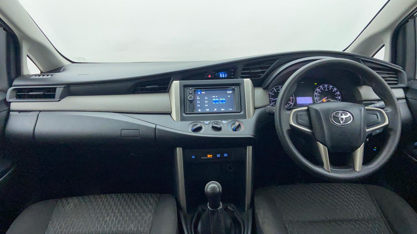 2017 Toyota Innova Crysta 2.7 GX 7 STR MT, Petrol, Manual, 43,867 km, Dashboard