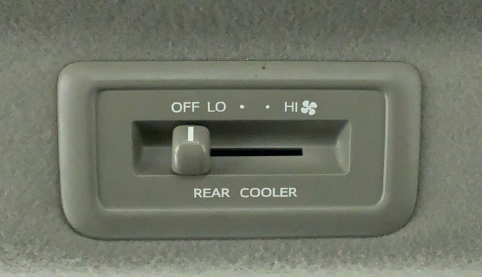 2017 Toyota Innova Crysta 2.7 GX 7 STR MT, Petrol, Manual, 43,867 km, Rear AC Temperature Control